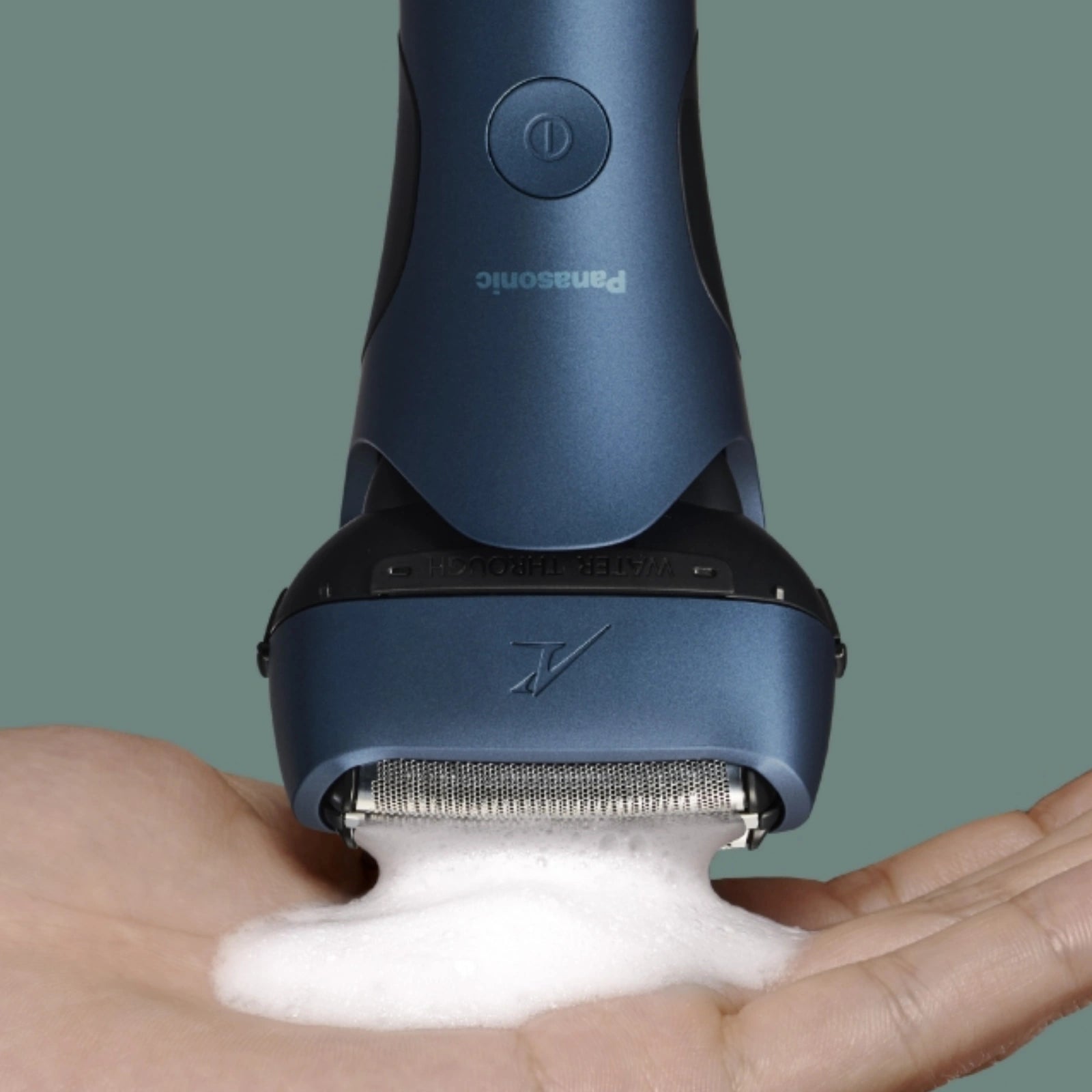 ES-LT4B-wet-and-dry-electric-shaver