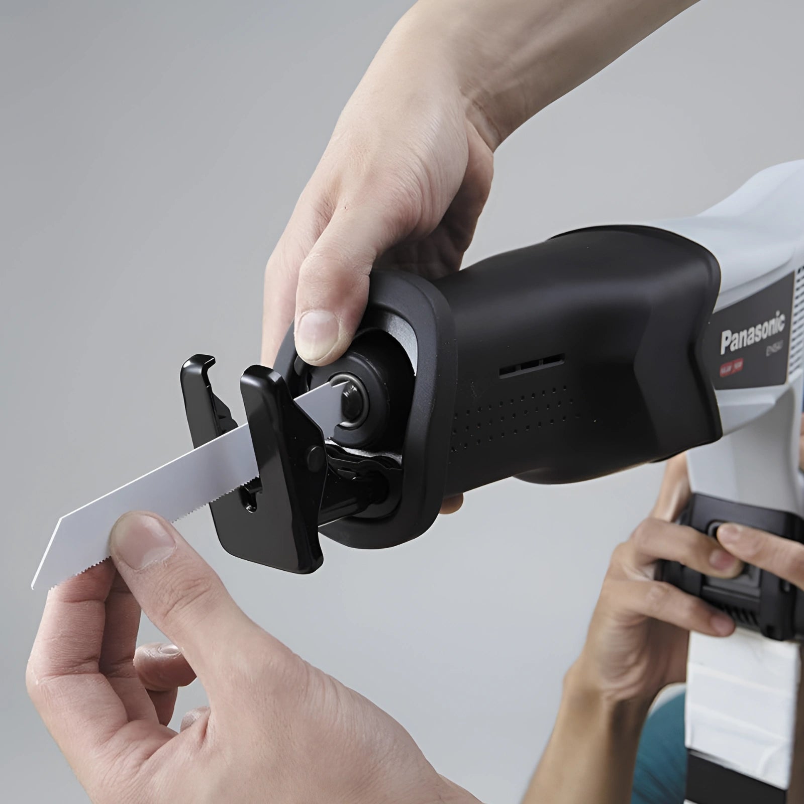 panasonic-saw-tool-skin
