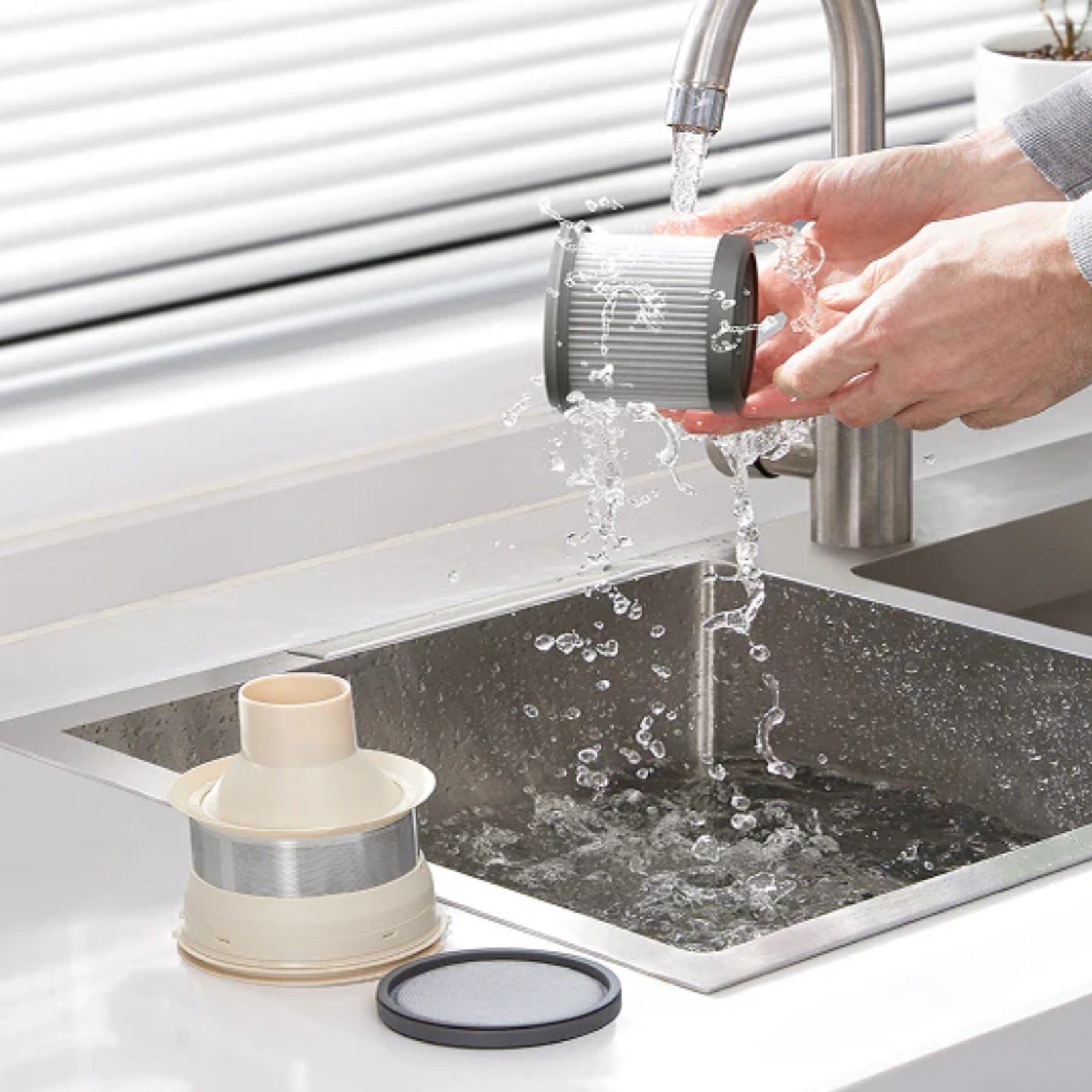 s3-aqua-hanheld-vacuum