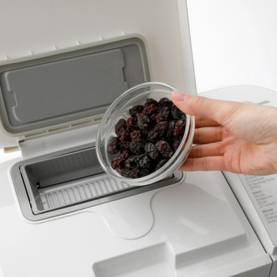 fruit-dispenser-bread-maker
