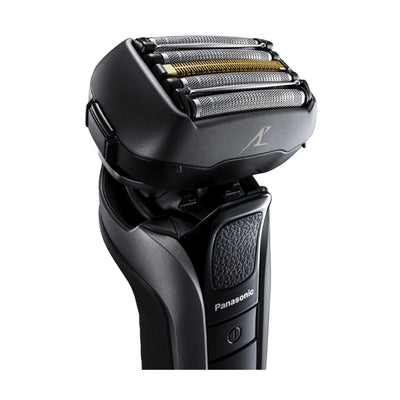 shaver-with-auto-cleaning-station